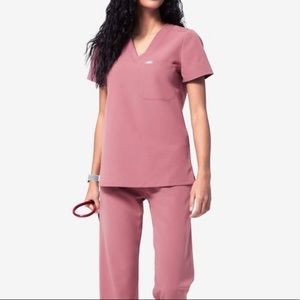 Figs mauve scrub set (color of the top in picture)